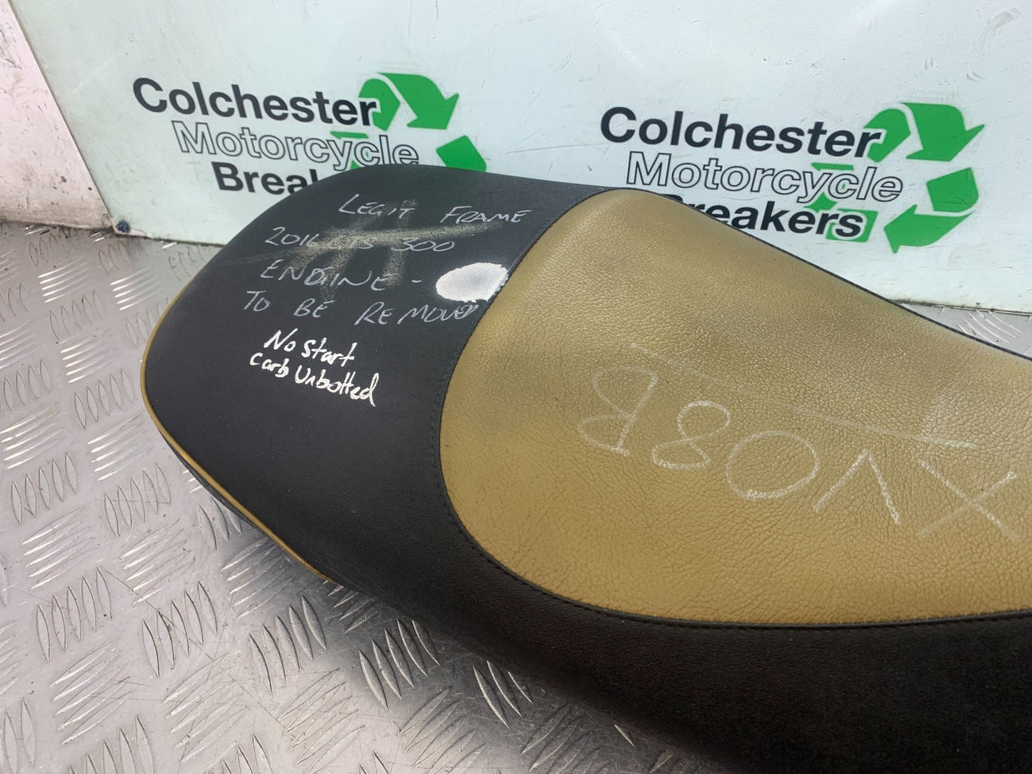 PIAGGIO VESPA GTS 125 SEAT YEAR 2009-14 (CMB1261)