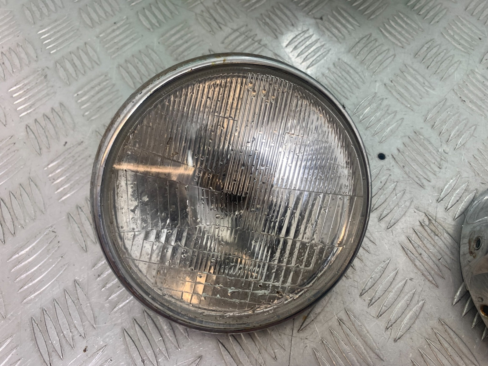 KAWASAKI GT550 GT 550 HEADLIGHT   YEAR 1984-87 (CMB1141)