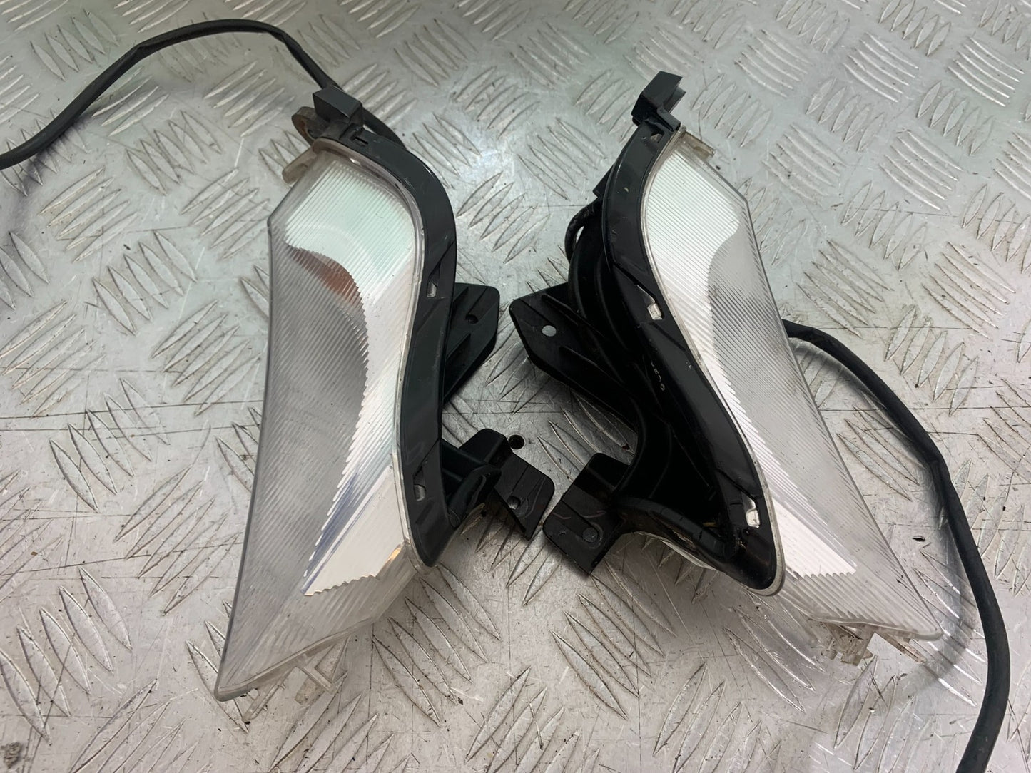 YAMAHA XMAX 300 FRONT INDICATORS  YEAR 2017-2020 (CMB1218)