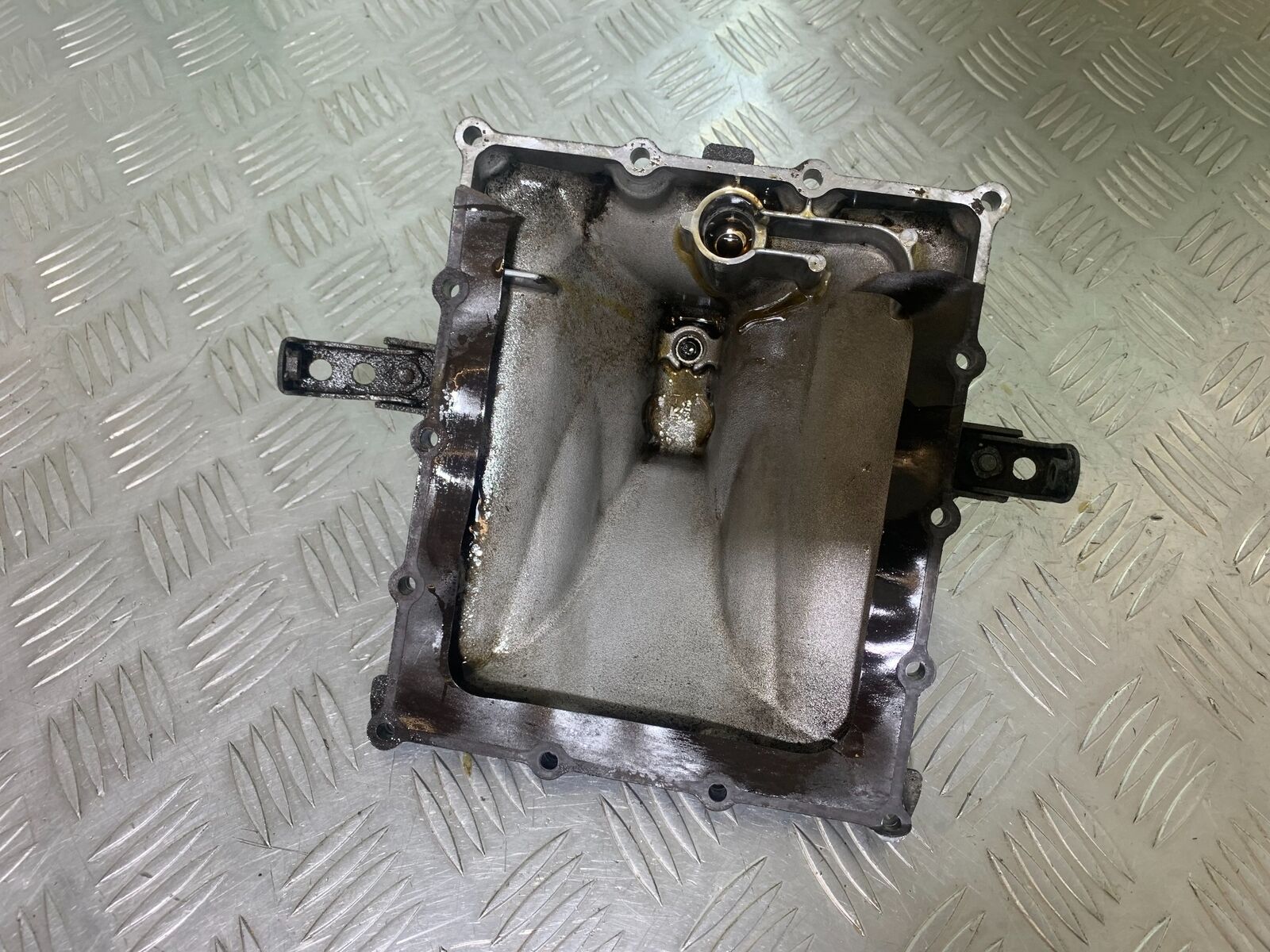 SUZUKI GSXR1000 K1 K2 SUMP  YEAR 2001 (STOCK 753)