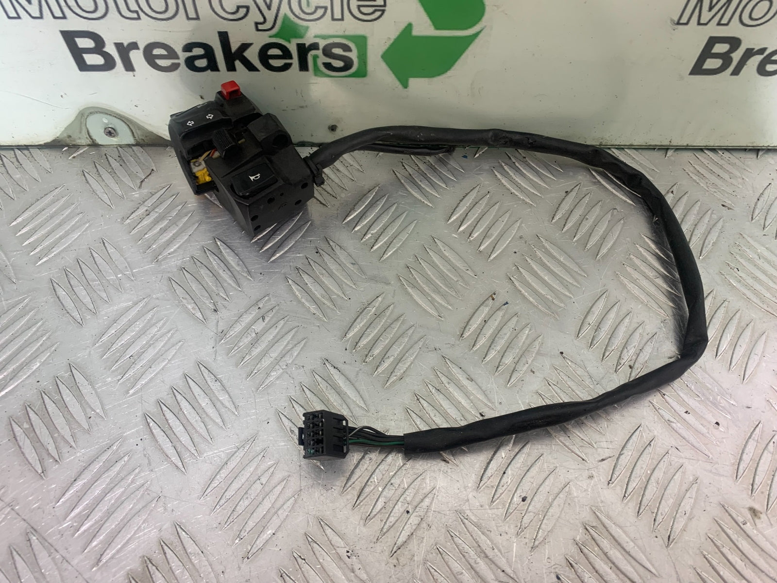 SUZUKI GSF650 GSF 650 LEFT SWITCH GEAR YEAR 2007-2009  (CMB1161)