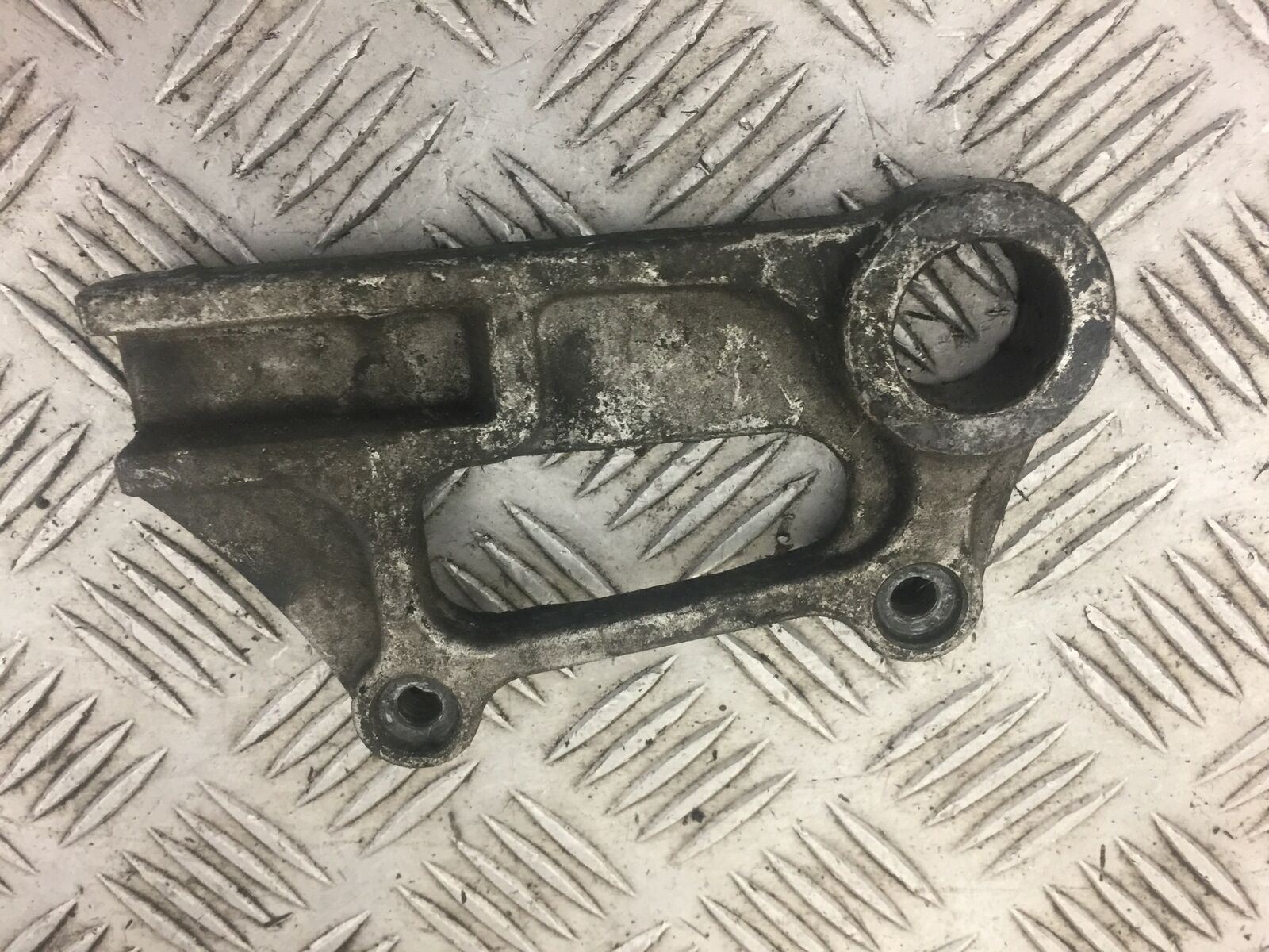 KAWASAKI ZX6R ZX6 J REAR CALIPER BRACKET  YEAR 2000  (STOCK 368)