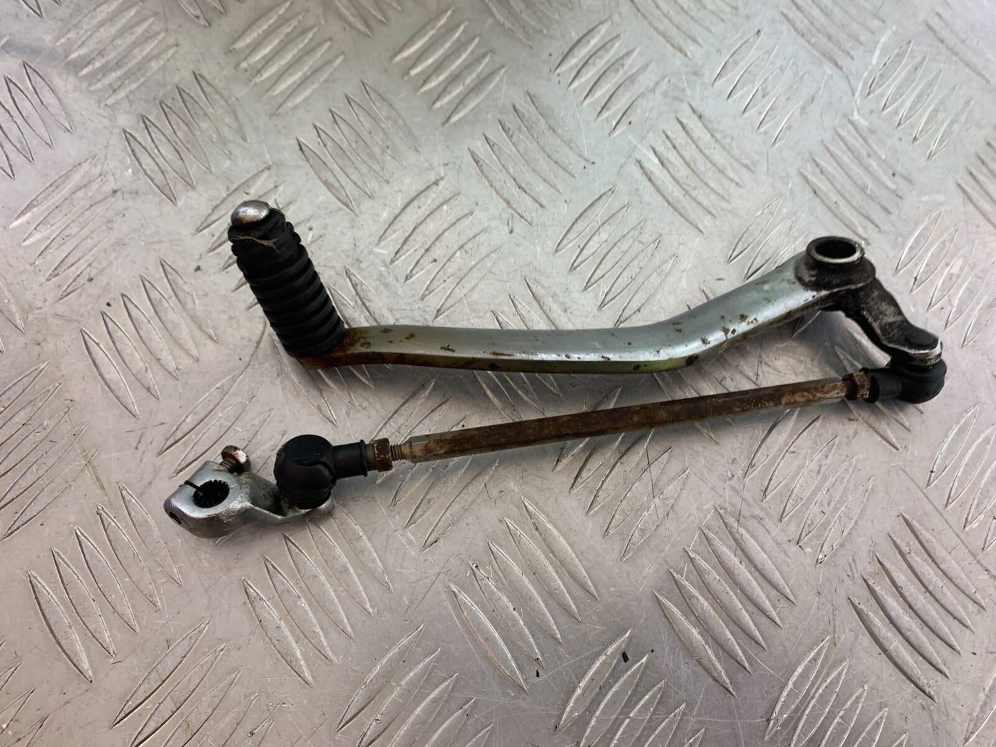 SUZUKI VS1400 VS 1400 INTRUDER GEAR LEVER  YEAR 1988 (CMB1077)