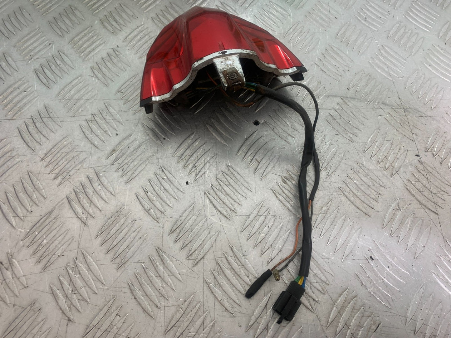APRILIA SL750 SL 750 SHIVER REAR LIGHT YEAR 2008-2016 (CMB1242)