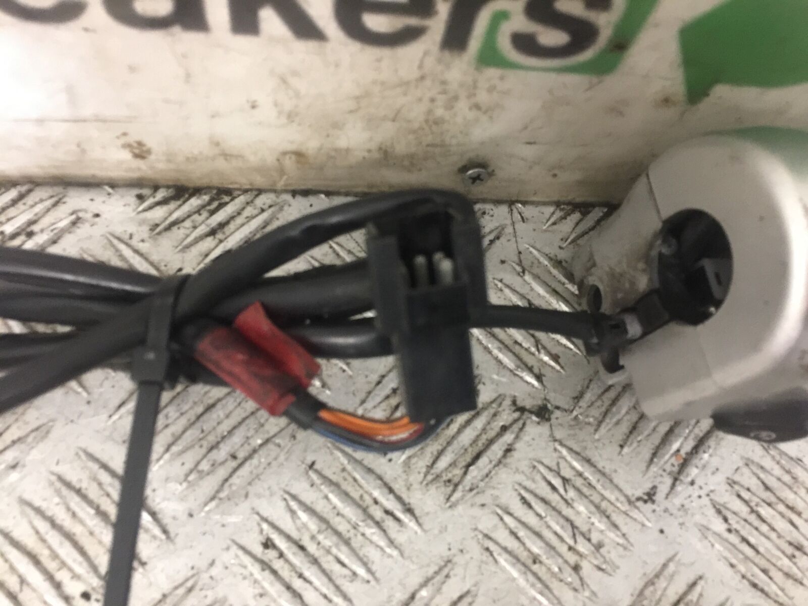 SUZUKI VLR1800 VLR 1800 RIGHT SWITCH GEAR   YEAR 2010 (STOCK 815)