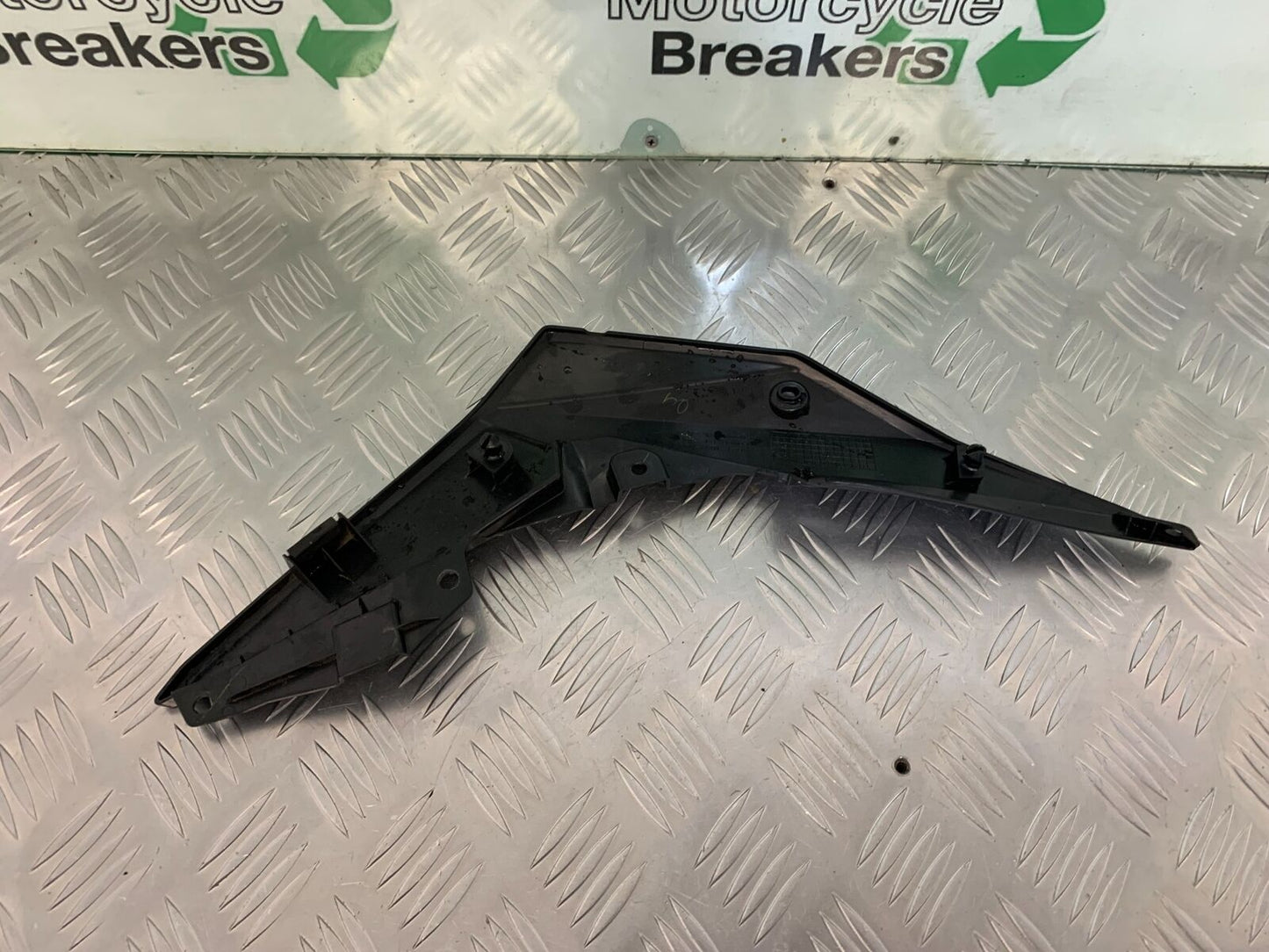 HONDA CB500 F CB500F LEFT SEAT PANEL YEAR 2022 (STOCK 951)