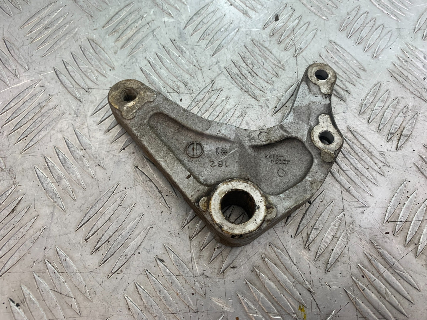 KAWASAKI VN1500 CLASSIC REAR CALIPER BRACKET  YEAR 1999 -2006 (CMB1166)
