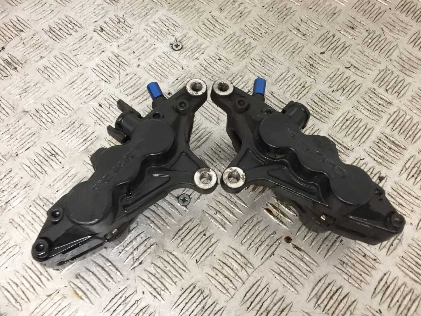 SUZUKI GSF1200 GSF 1200 BANDIT FRONT BRAKE CALIPERS  YEAR 2001-2005 (STOCK 902)