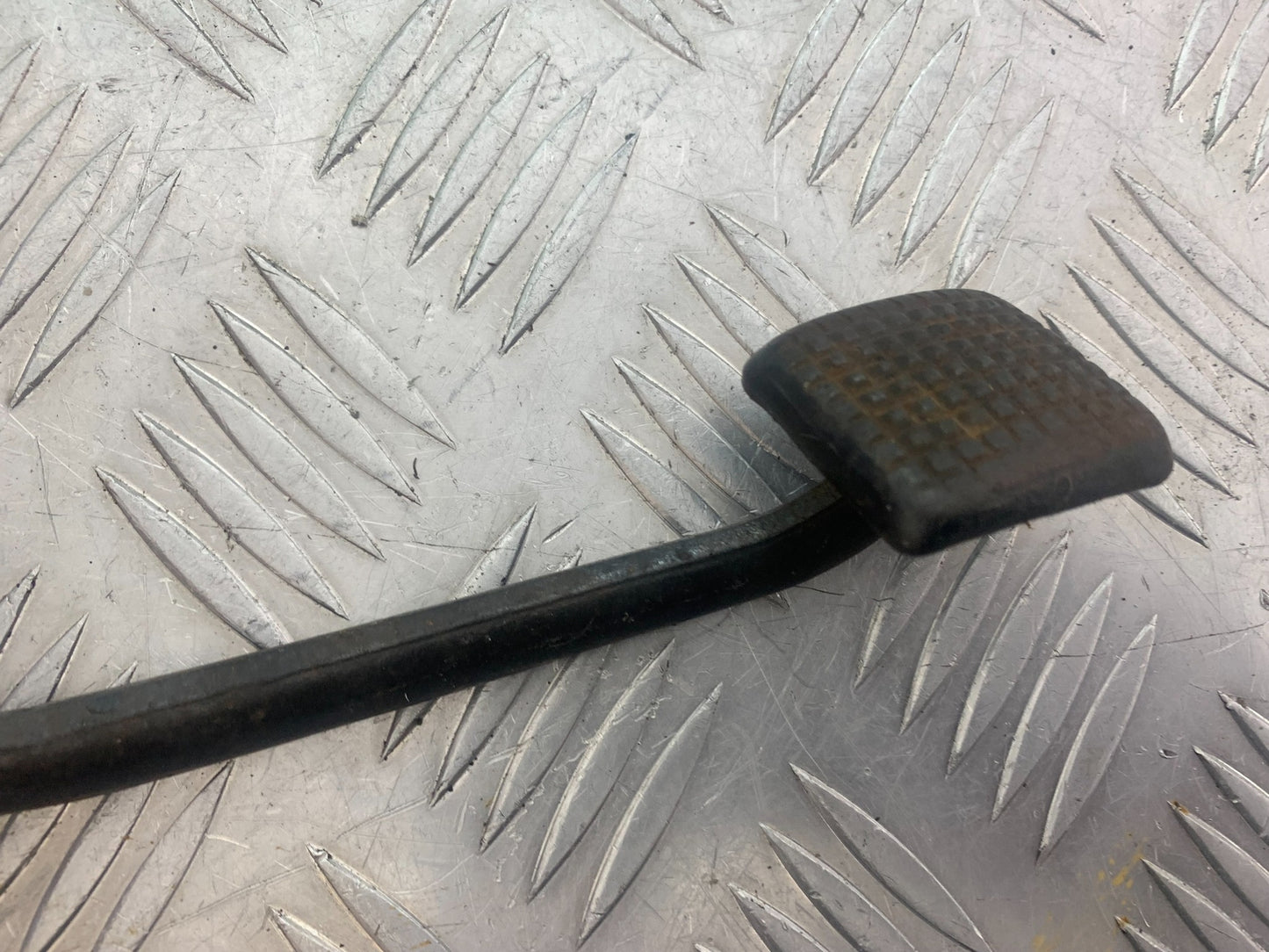 KAWASAKI GT550 GT 550 REAR BRAKE PEDAL YEAR 1984-87 (CMB1141)