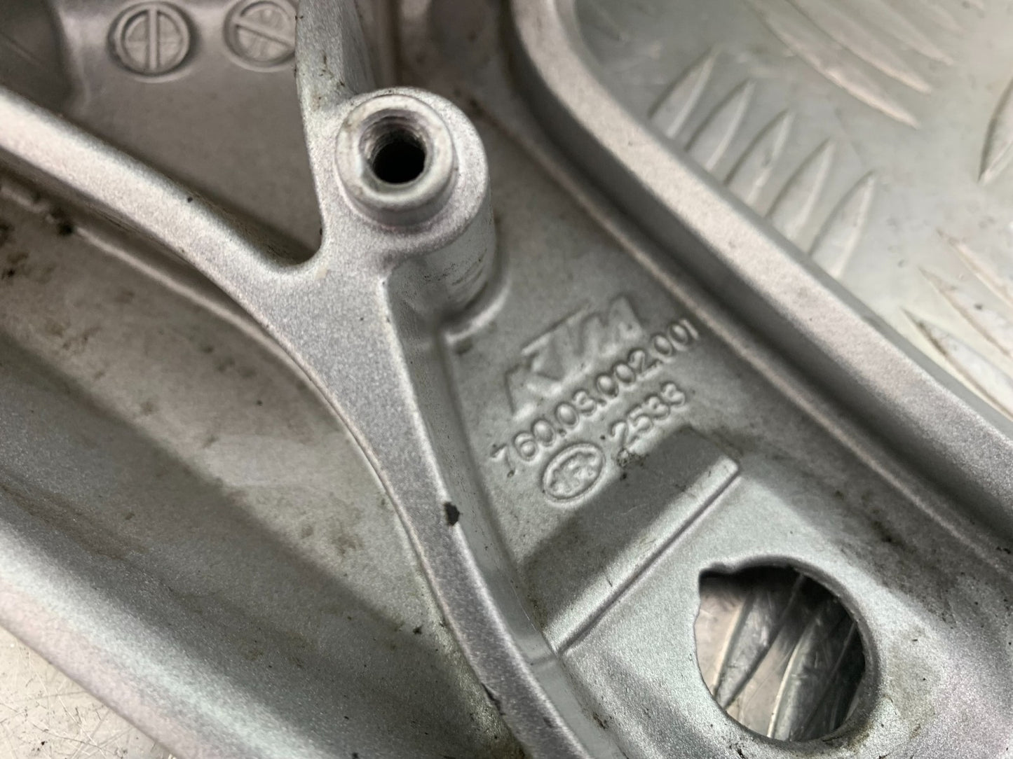 KTM 690 DUKE R LC4 LEFT SUBFRAME YEAR 2012-2015  (CMB1180)