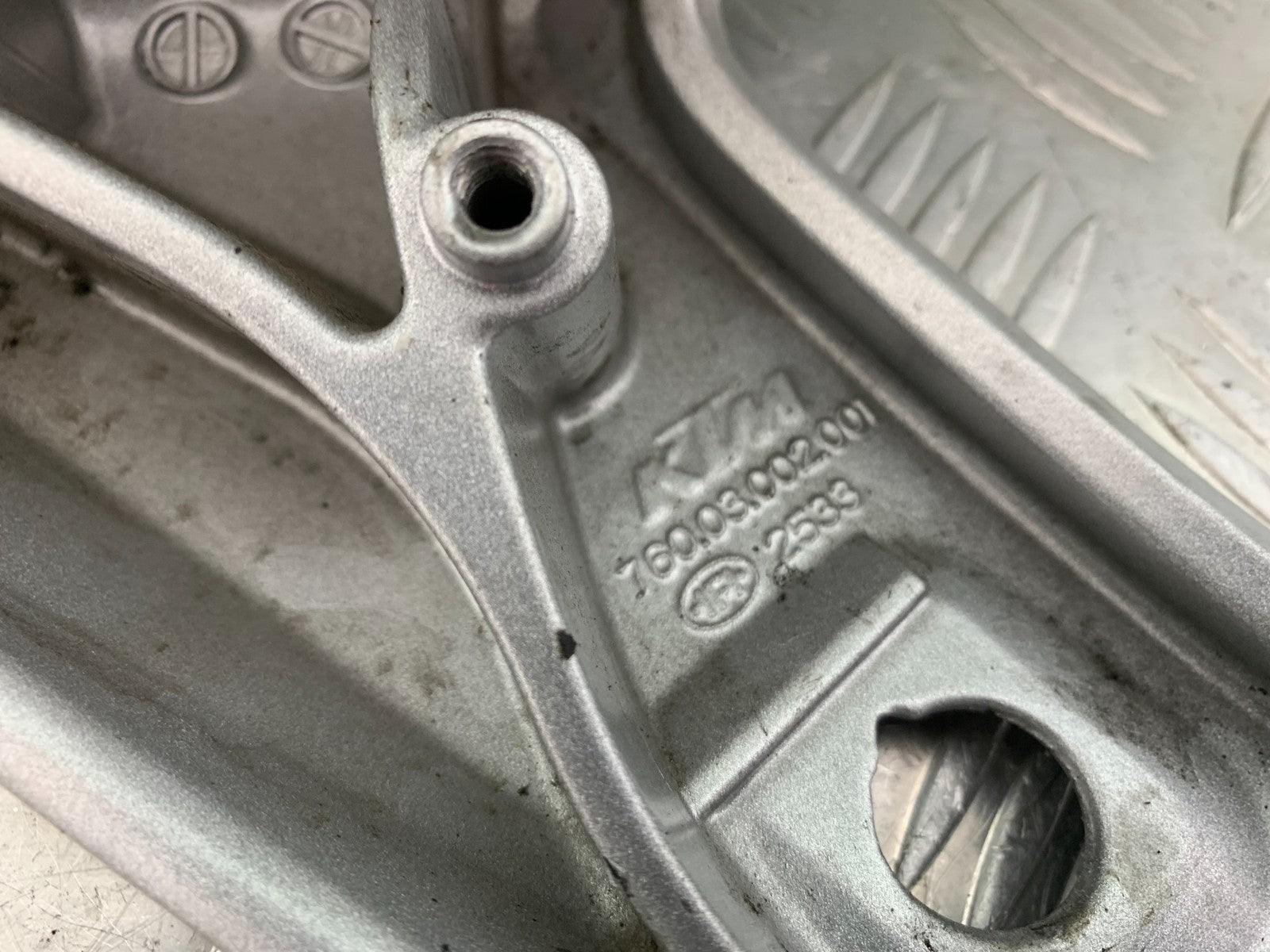 KTM 690 DUKE R LC4 LEFT SUBFRAME YEAR 2012-2015  (CMB1180)