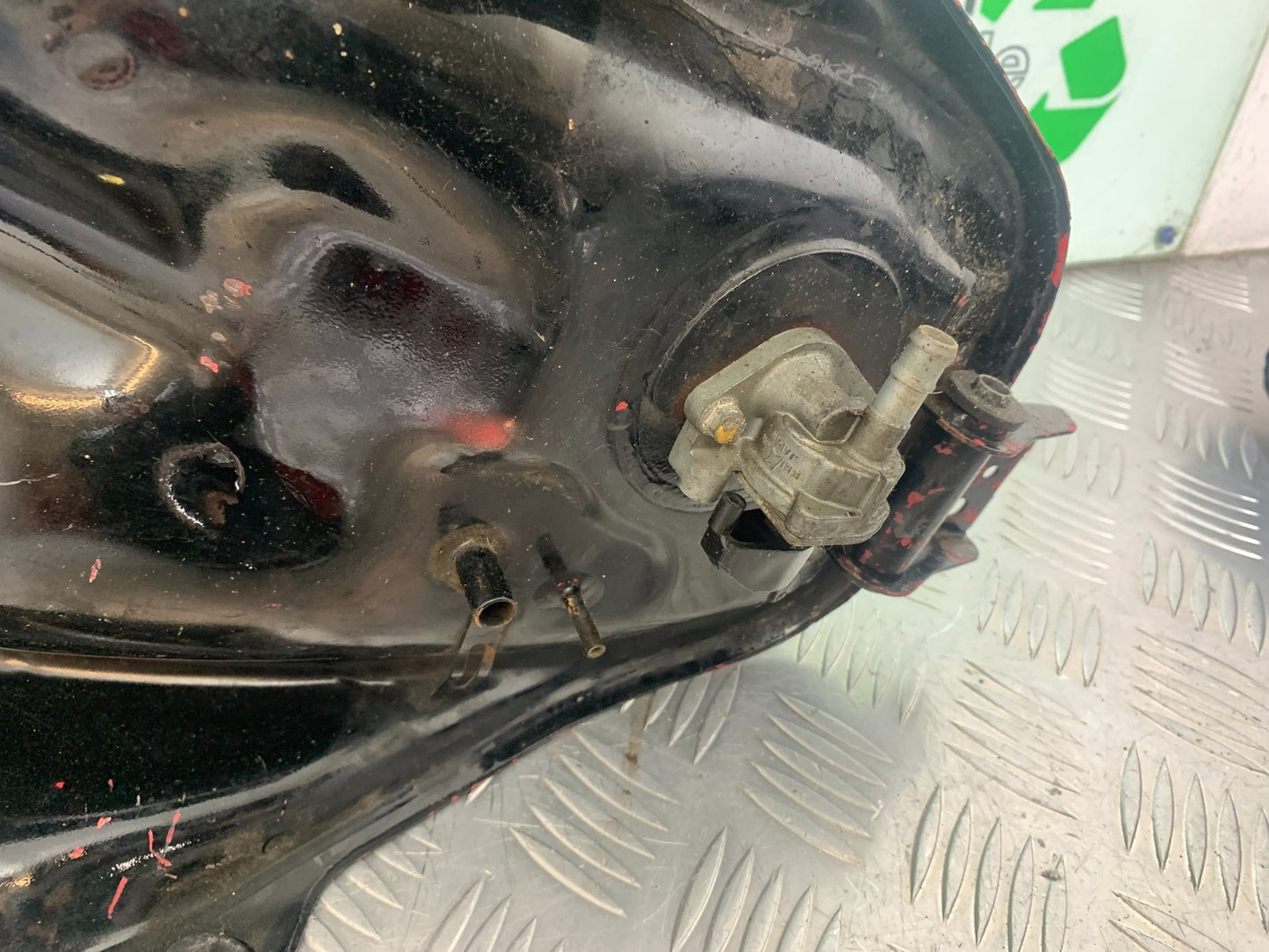HONDA VFR750 VFR 750 F PETROL TANK   YEAR 1994-1997 (CMB1156)