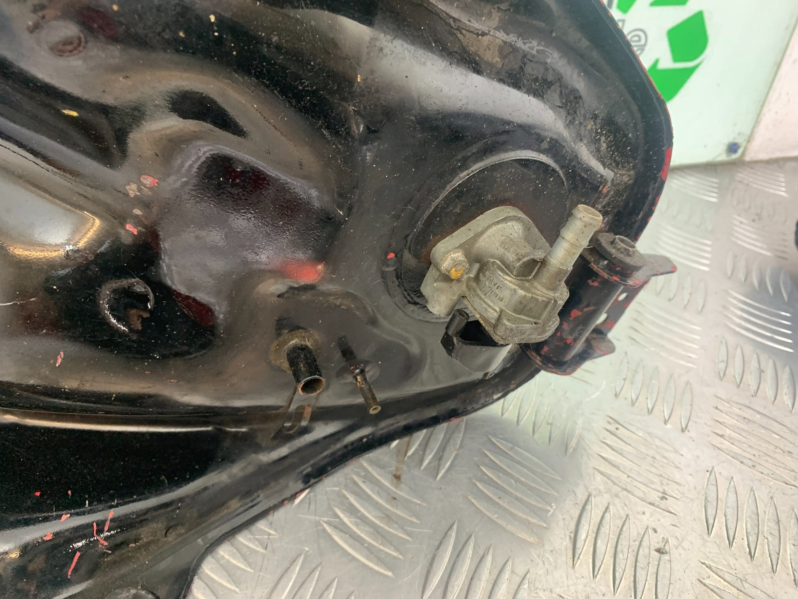 HONDA VFR750 VFR 750 F PETROL TANK   YEAR 1994-1997 (CMB1156)