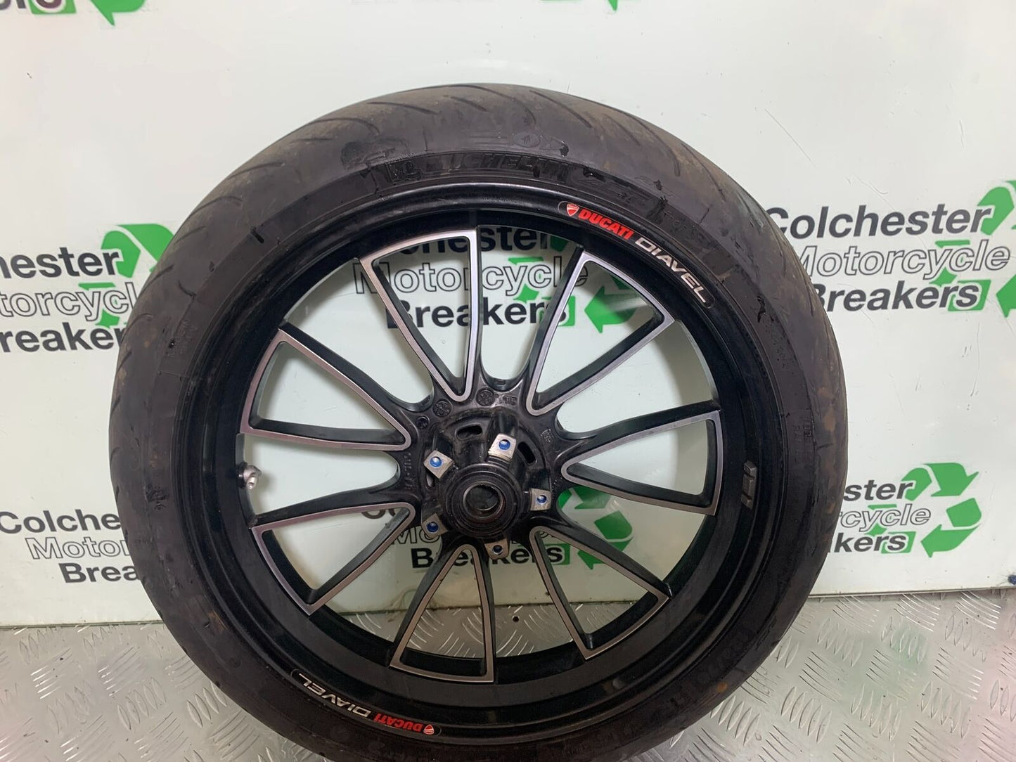 DUCATI DIAVEL 1200 FRONT WHEEL  YEAR 2014 (CMB1054)