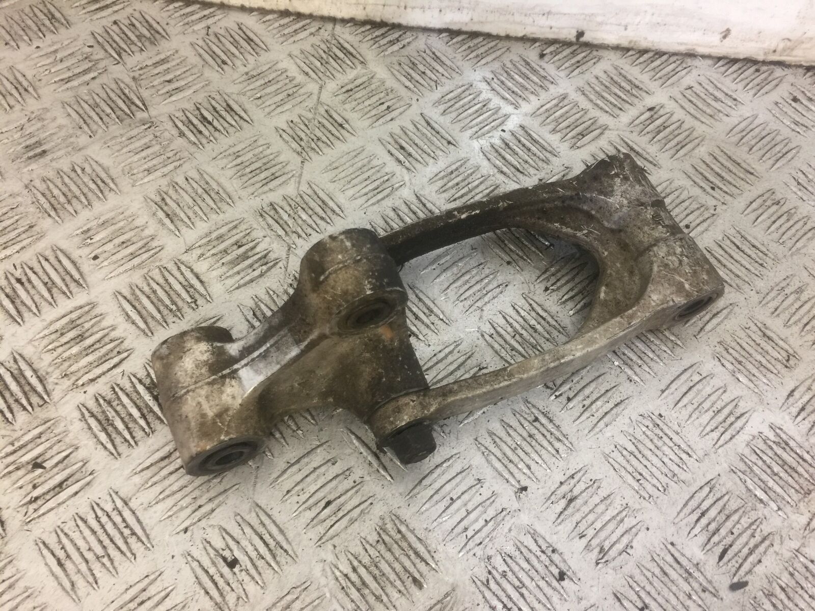 HONDA CRF1000 AFRICA TWIN REAR SHOCK LINKAGE   YEAR 2016-2019 (STOCK 695)