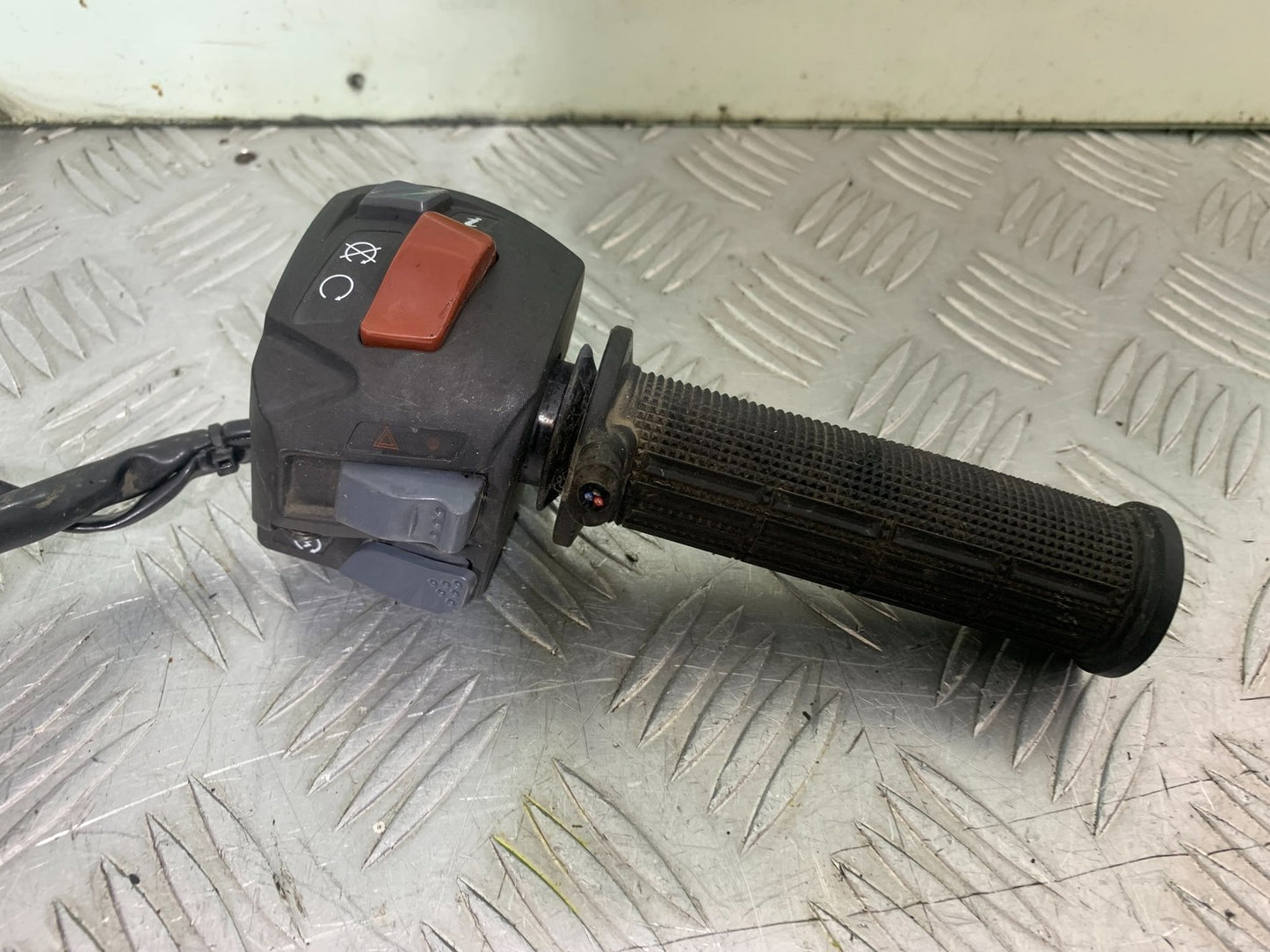 BSA 650 GOLD STAR RIGHT SWITCH GEAR  YEAR 2022-2025 (CMB1262)