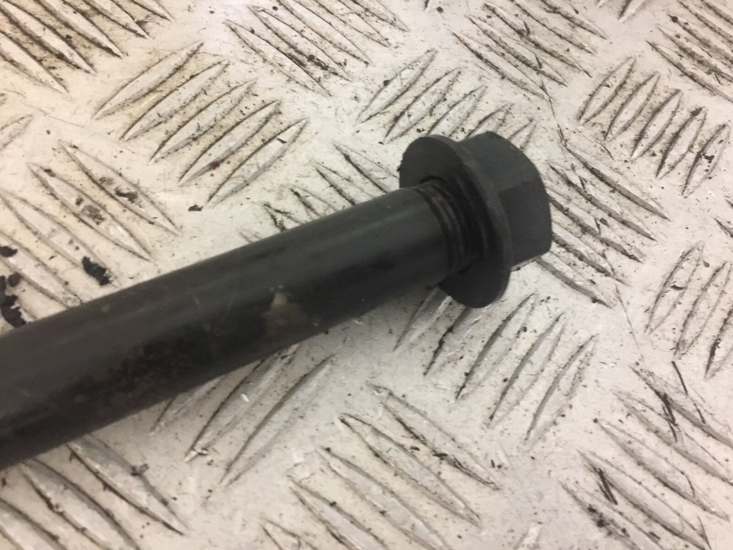KTM 990 SUPERMOTO SWINGARM SPINDLE YEAR 2008 (STOCK 662)
