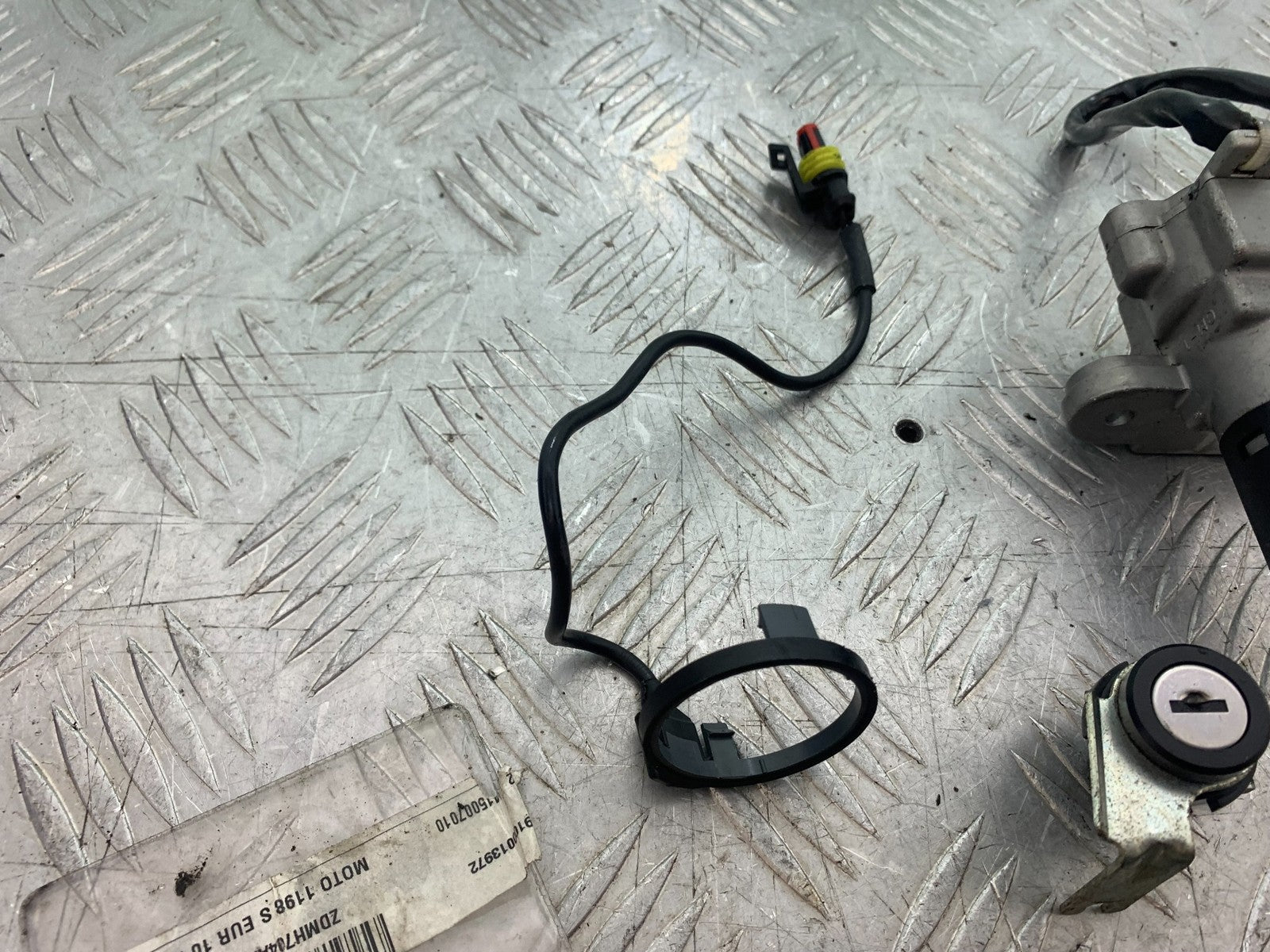 DUCATI 1198 S ECU LOCKS CLOCKS KEYS CODE   YEAR 2009-2011 (CMB1219)