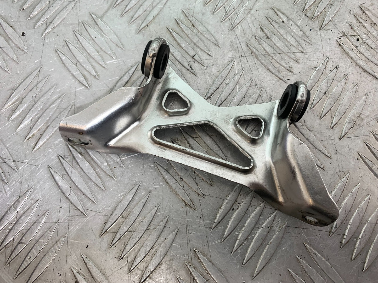 DUCATI 1299 PANIGALE SILENCER BRACKET  YEAR 2016 (CMB 1187)