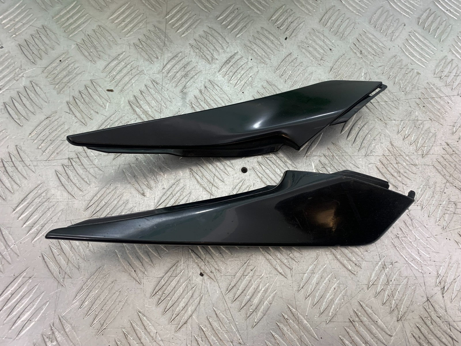 HONDA CBR1000 rr FIREBLADE LEFT & RIGHT SIDE INFILLS 2012-2016 (CMB1280)