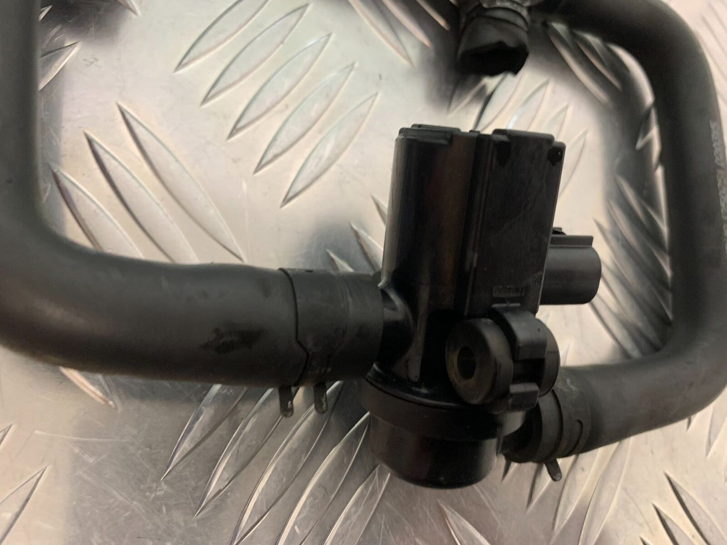 TRIUMPH TIGER 800 XCA AIR VALVE   YEAR 2015-2017 (STOCK 940)