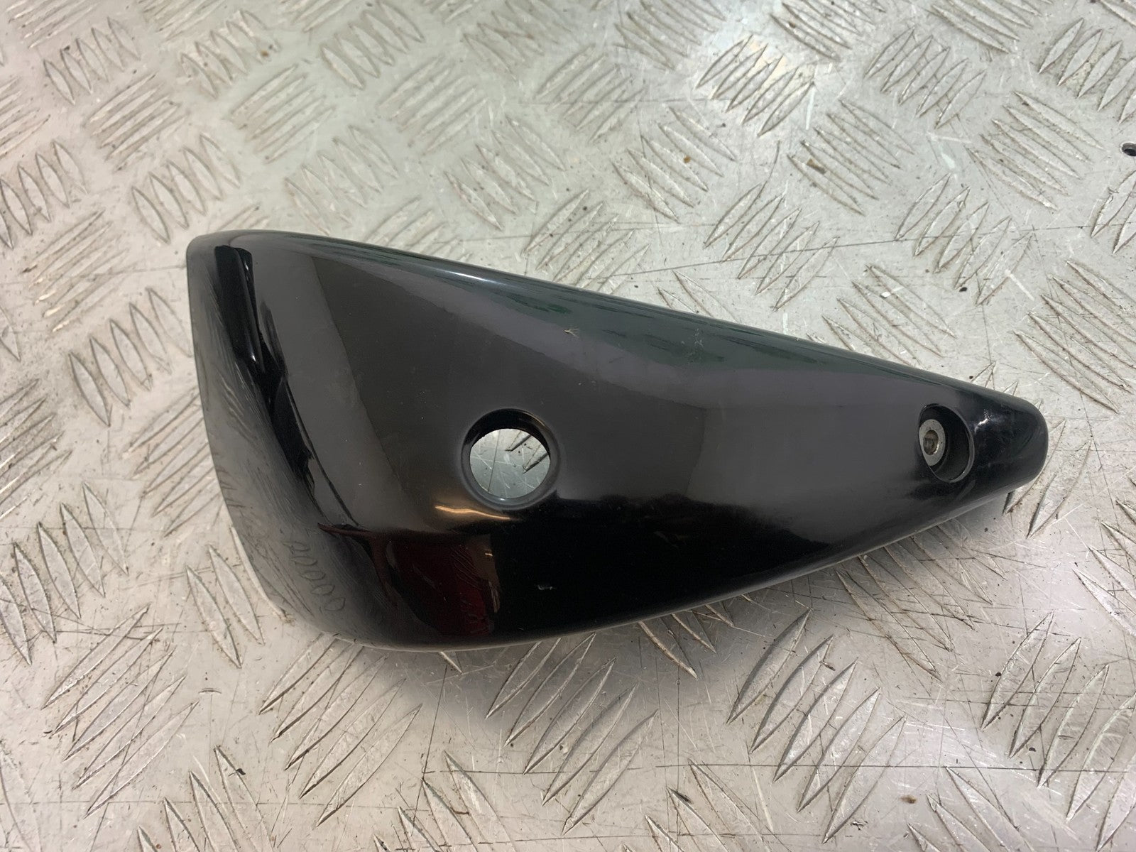 YAMAHA XVS 1300 MIDNIGHT STAR LEFT SEAT PANEL   YEAR 2007-16 (CMB1200)