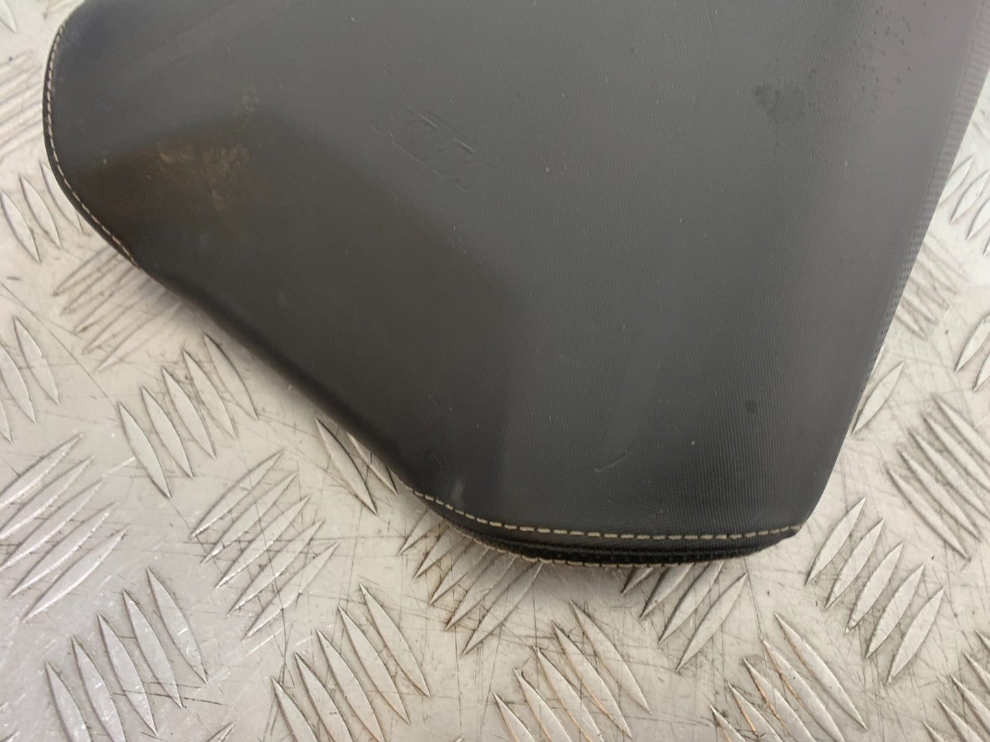 KTM DUKE 390 FRONT SEAT  YEAR 2017- 2023 (CMB1314)