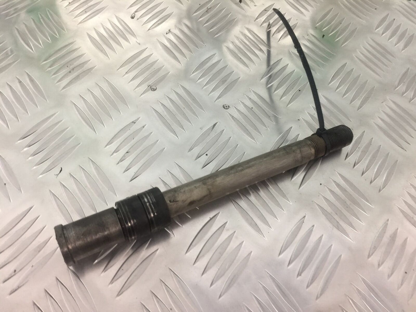 KAWASAKI Z1000 SX FRONT WHEEL SPINDLE  YEAR 2011-13 (STOCK 911)
