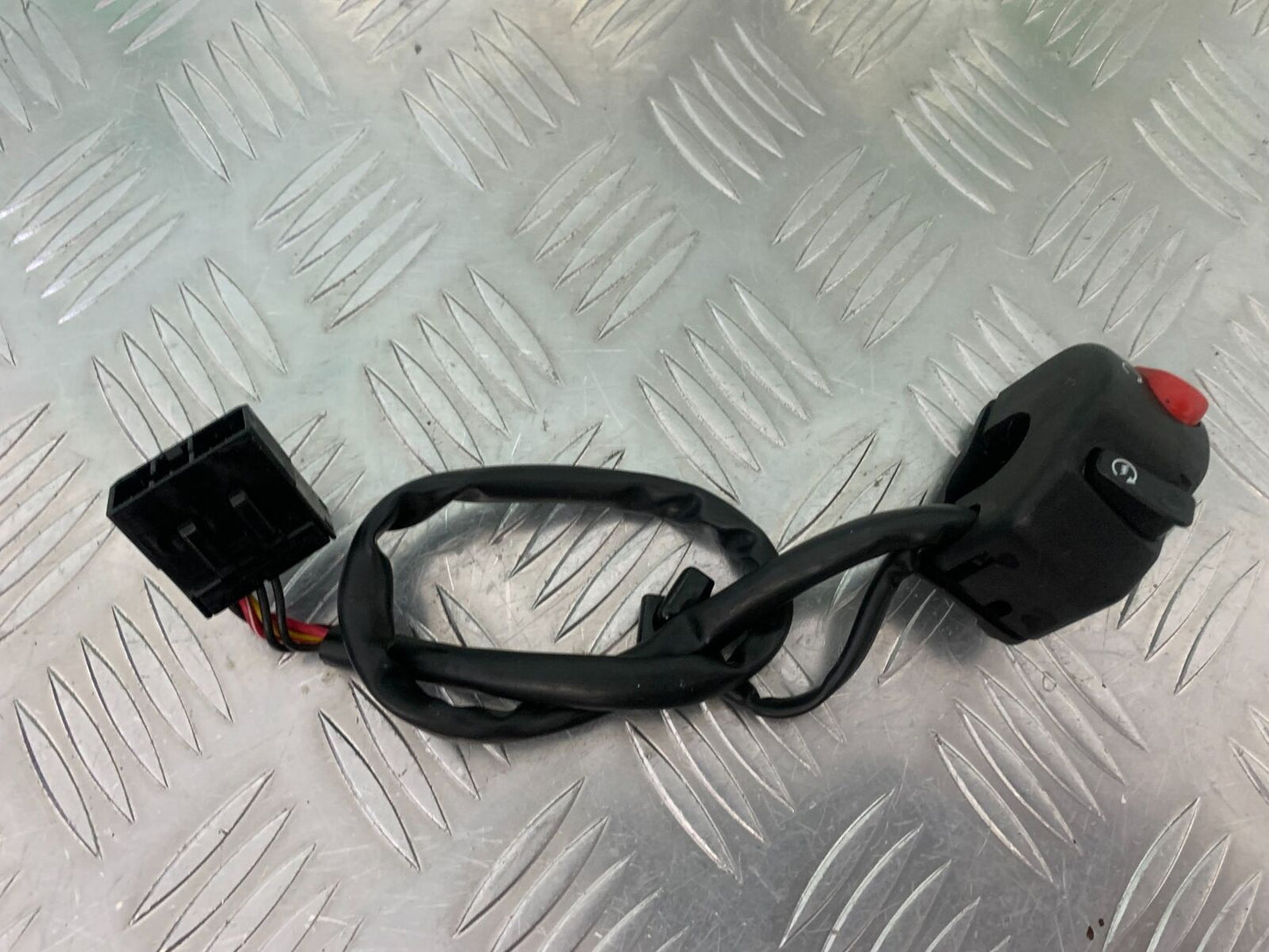 TRIUMPH 955I SPRINT RS RIGHT SWITCH GEAR  YEAR 1999-04 (STOCK 989)
