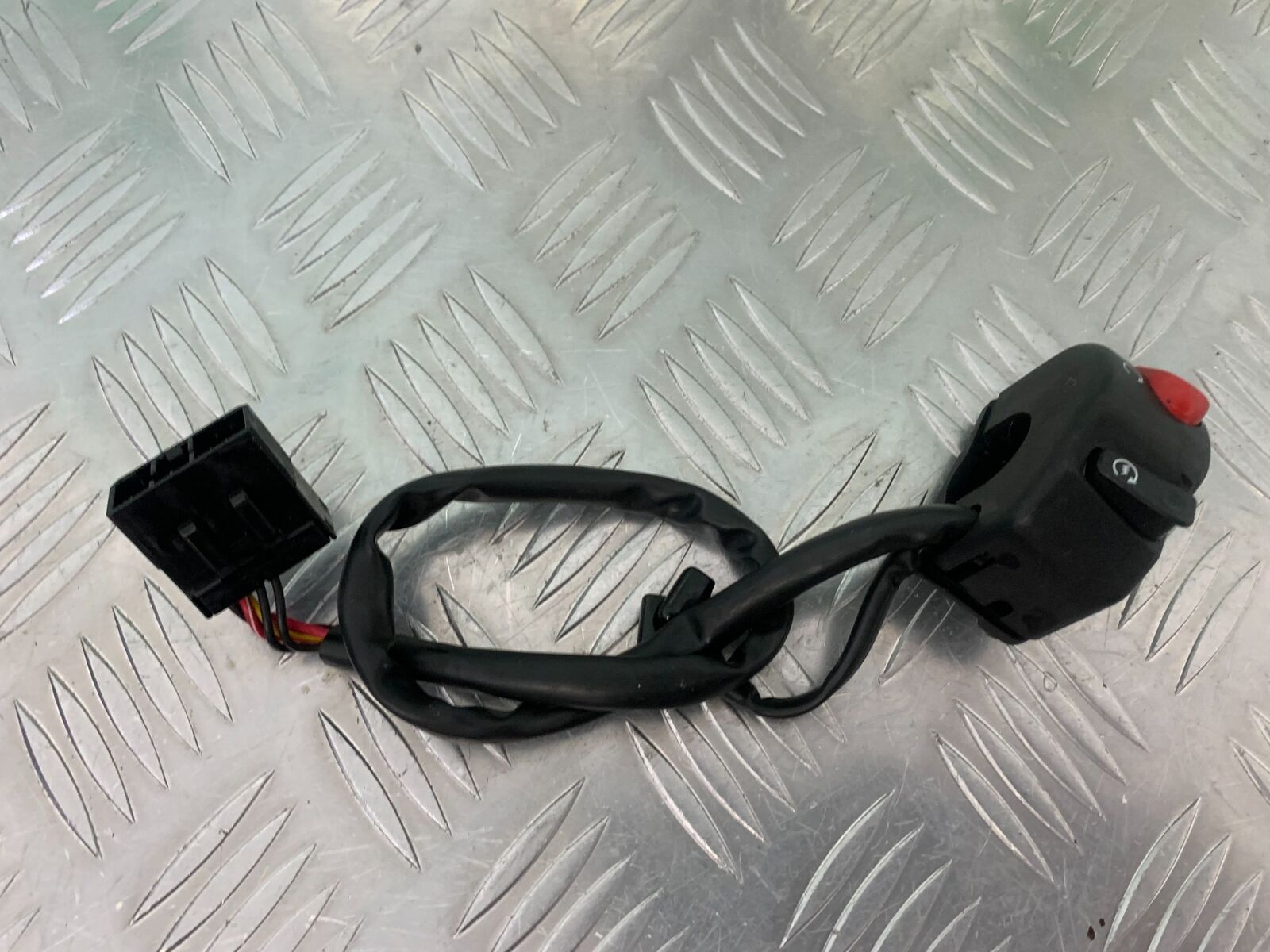 TRIUMPH 955I SPRINT RS RIGHT SWITCH GEAR  YEAR 1999-04 (STOCK 989)