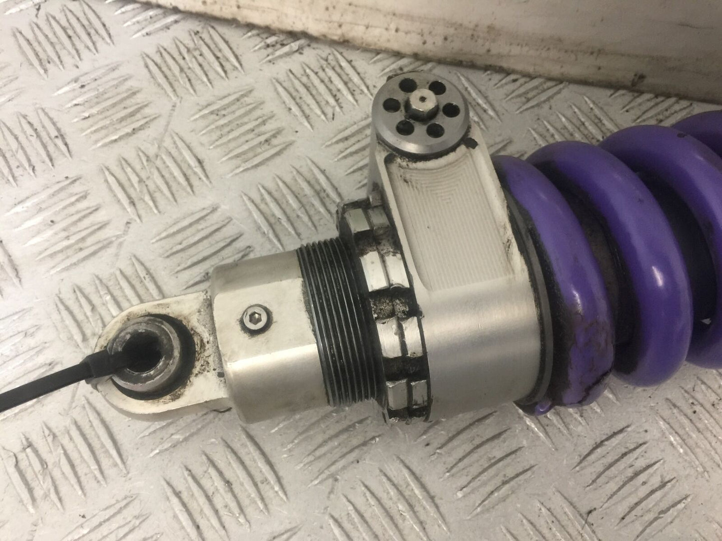 TRIUMPH 955i TIGER AFTERMARKET REAR SHOCK  YEAR 2001-2006 (STOCK 818)