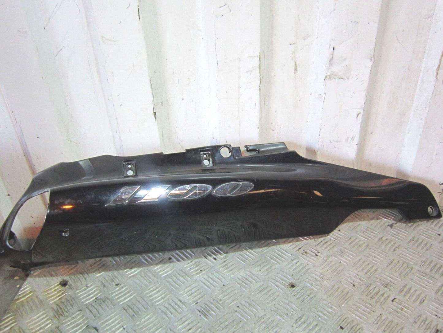KAWASAKI ZZR1100 ZZR 1100 D RIGHT SEAT PANEL YEAR 1996