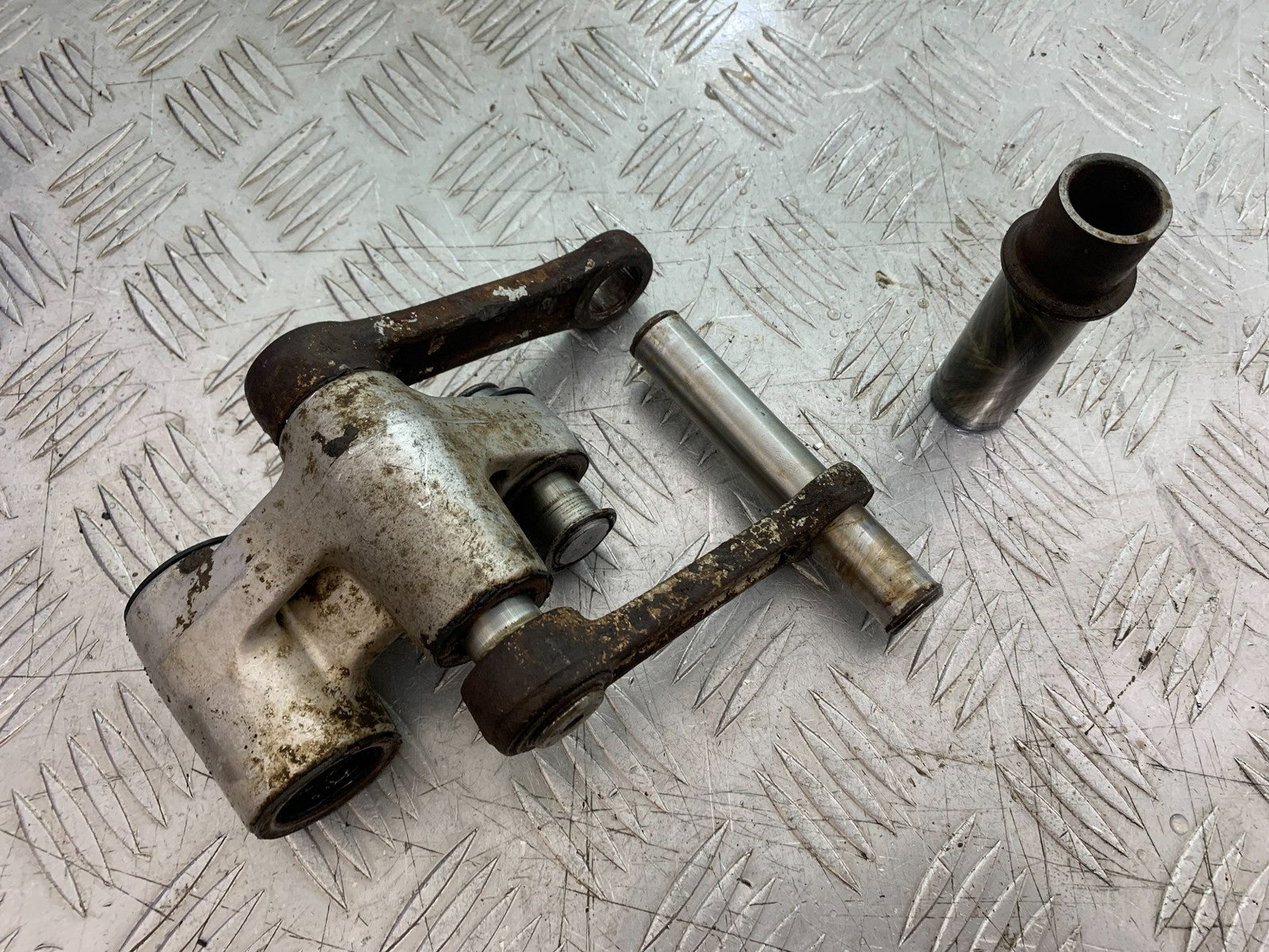 KAWASAKI KLR250 KLR 250 REAR SHOCK LINKAGE  YEAR 1984-2001 (CMB1225)
