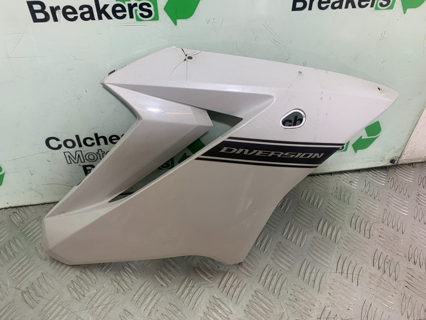 YAMAHA XJ6 XJ6-S RIGHT FAIRING PANEL   YEAR 2009-2015  (CMB1212)