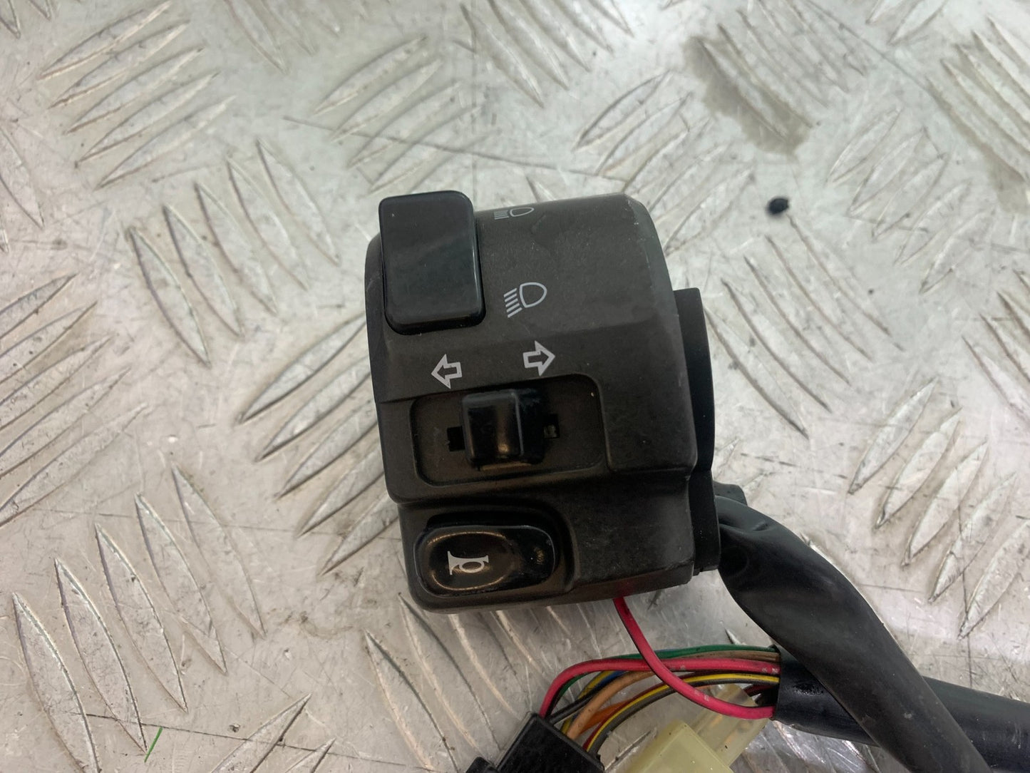 KAWASAKI ZX9R ZX9 E1 LEFT SWITCH GEAR   YEAR 2000-01 (CMB1171)