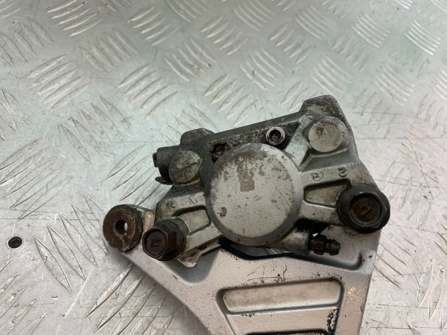 YAMAHA FZS600 FAZER 600 REAR CALIPER (SOLD AS PARTS)  YEAR 1998-2001 (CMB1267)