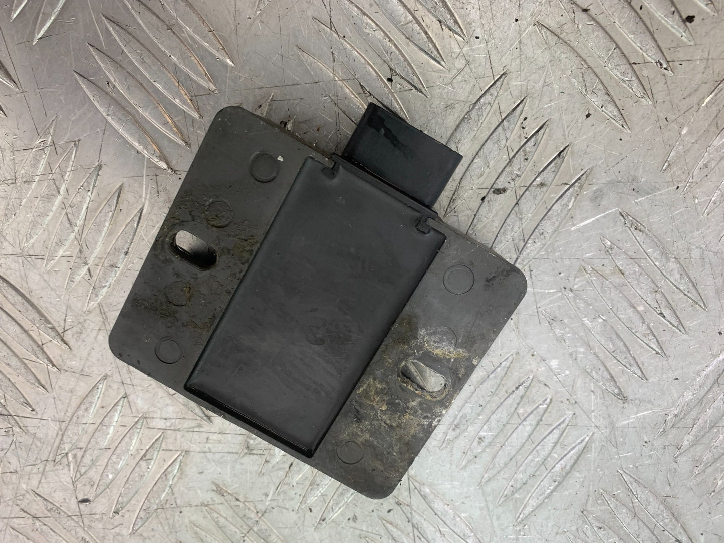 KAWASAKI 650 VERSYS REGULATOR YEAR 2015-2018 (CMB1288)