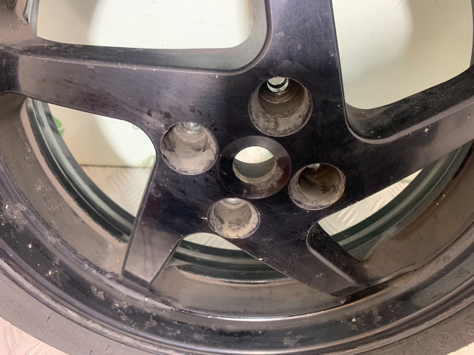 HONDA VFR800 PRE V-TEC REAR WHEEL  YEAR 1998-2001 (CMB1233)
