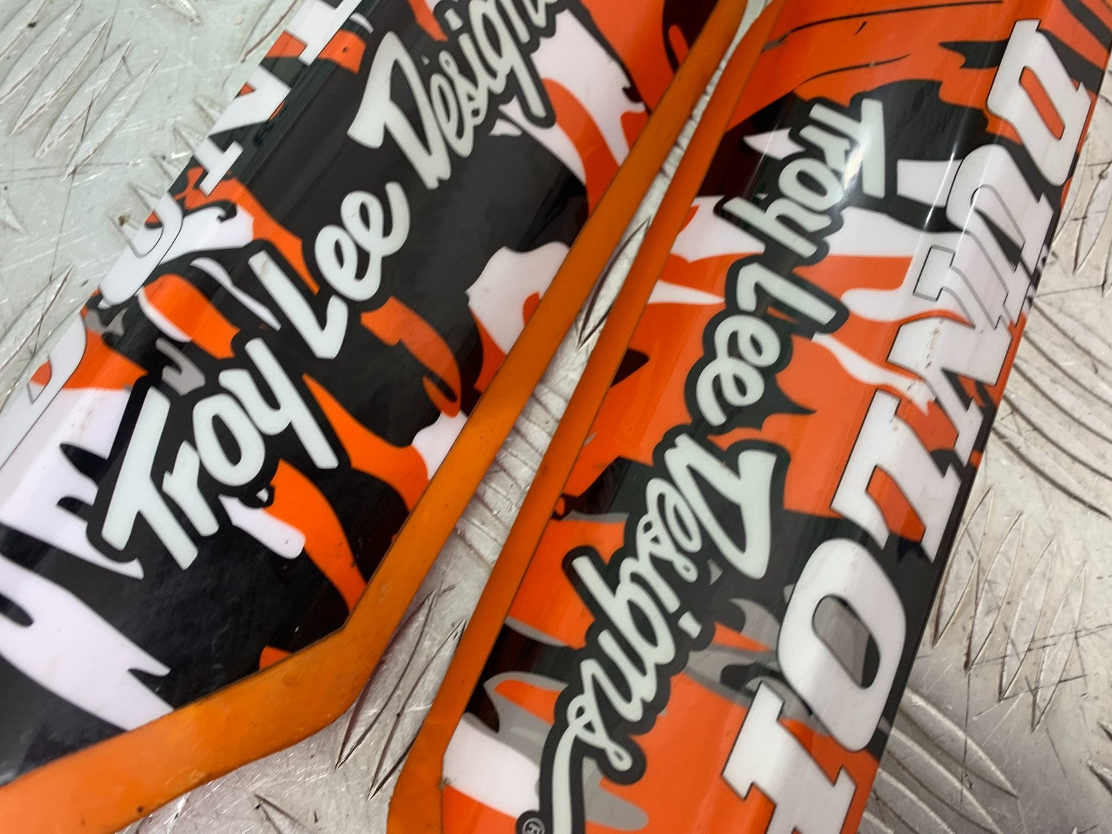 QINGQI QM125 GY-2B FORKS GUARDS YEAR 2016 (CMB1228)