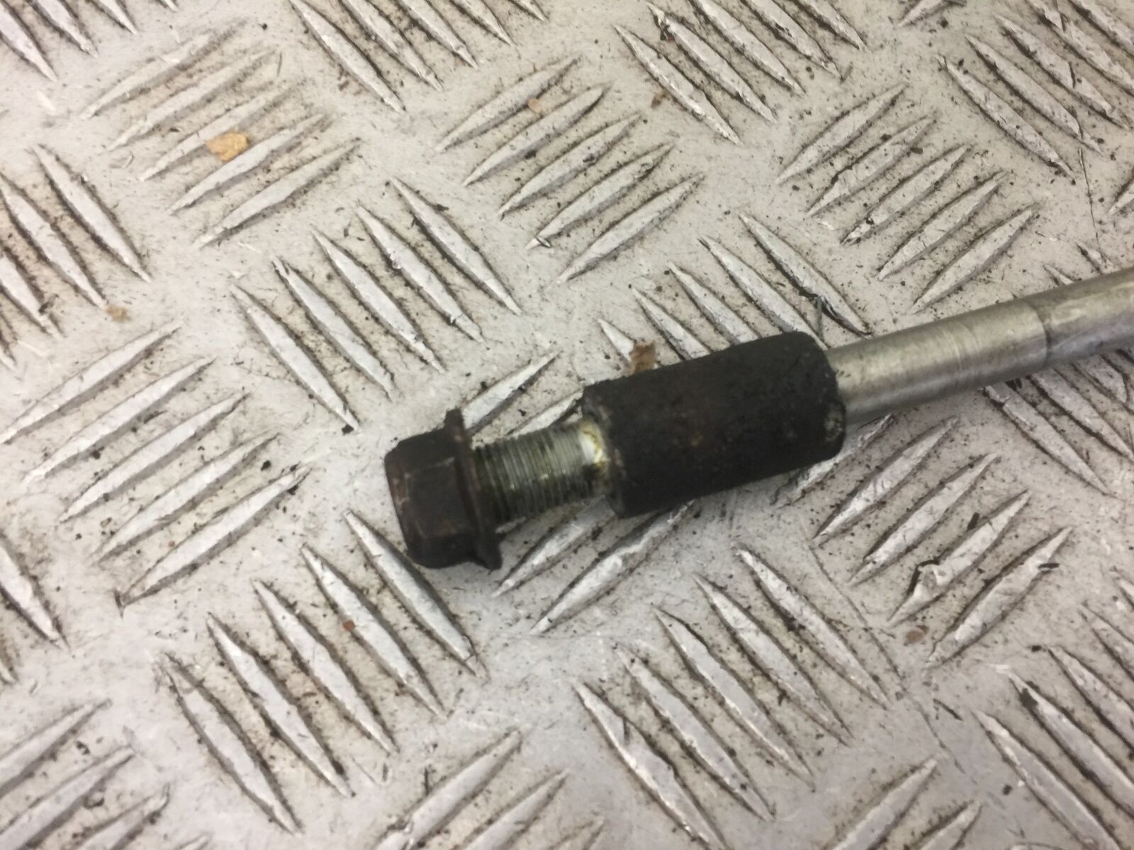 NECO ALEX ONE 125 FRONT WHEEL SPIDNLE  YEAR 2017 (STOCK 602)