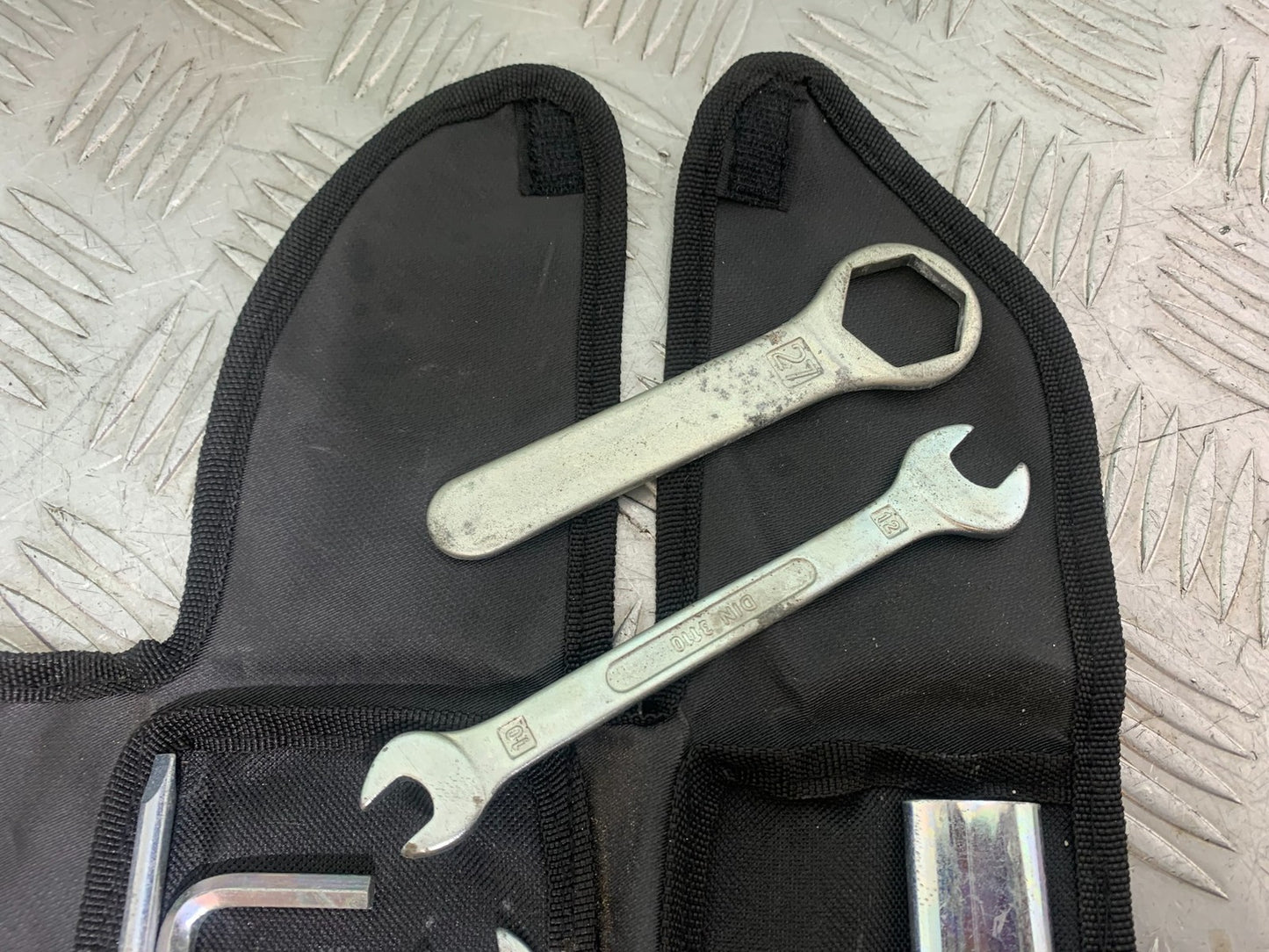 TRIUMPH TIGER 800 XRT TOOL KIT   2018-2020 (CMB1193)