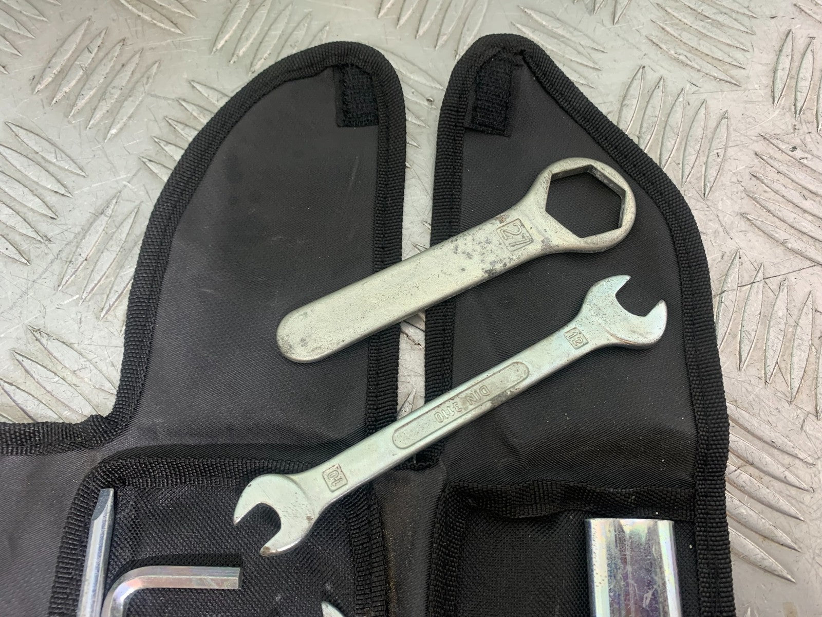 TRIUMPH TIGER 800 XRT TOOL KIT   2018-2020 (CMB1193)
