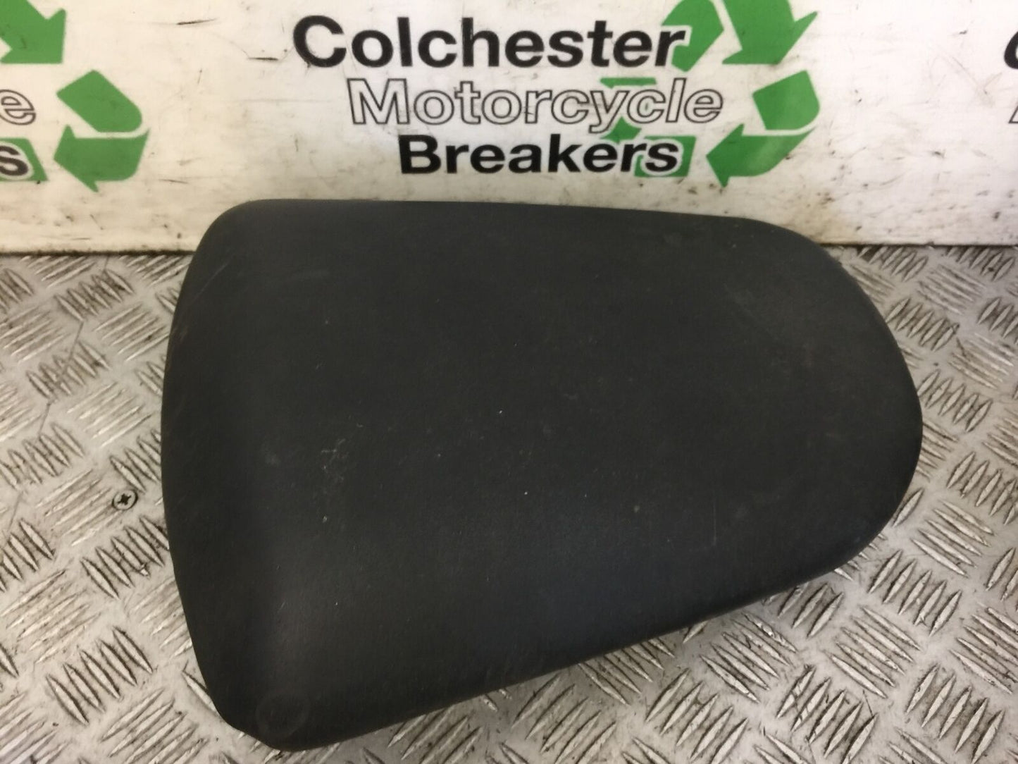 KAWASAKI ZX6R ZX6 G REAR SEAT   YEAR 1998-99 (STOCK 582)