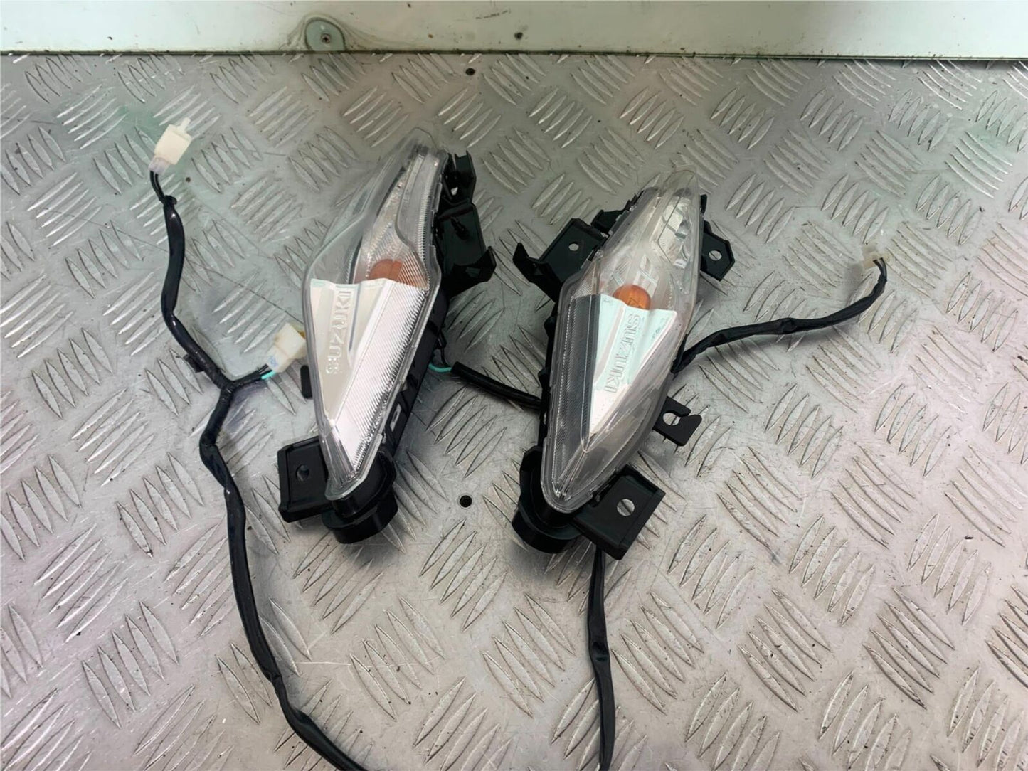 SUZUKI AN400 AN 400 BURGMAN FRONT INDICATORS   YEAR 2017-2024 (CMB1118)