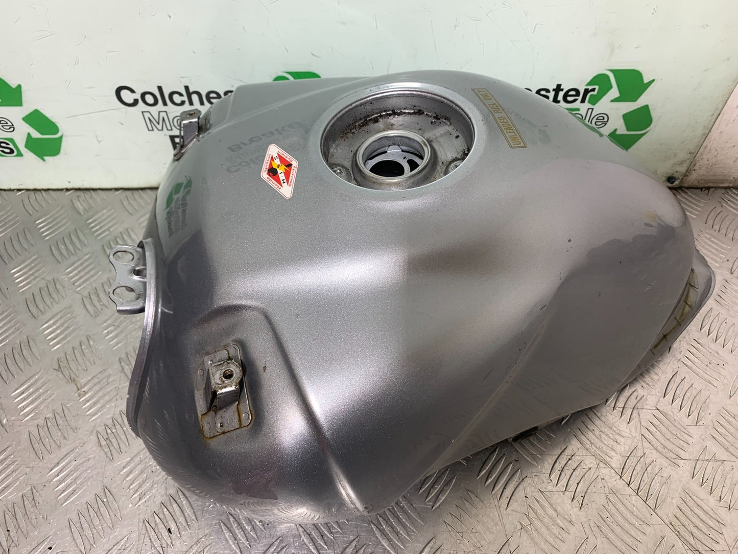 HONDA CBF600 CBF 600 PETROL TANK   YEAR 2004 -07 (CMB1247)
