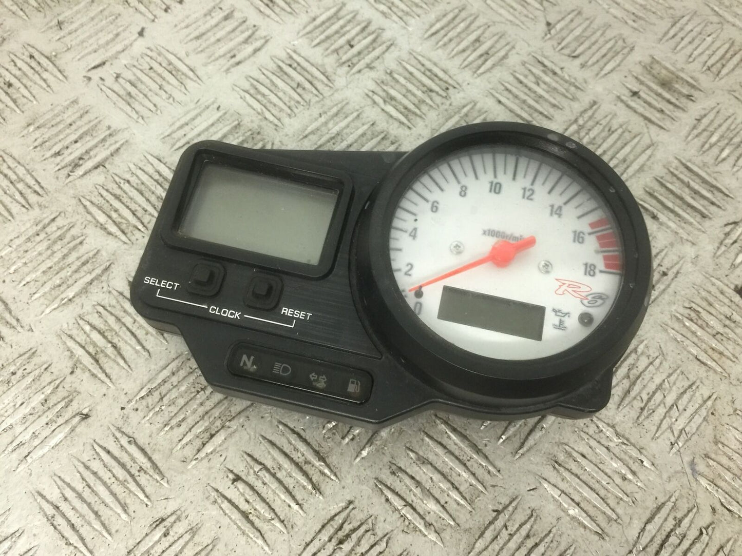 YAMAHA R6 5EB CLOCKS SPEEDO DASH  YEAR 1999-2002 (STOCK 891)