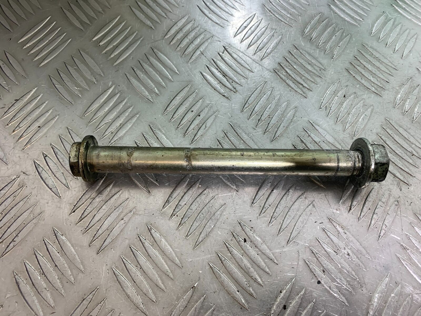 HARLEY DAVIDSON XL883 N IROD SWINGARM SPINDLE  YEAR 2020  (CMB1116)
