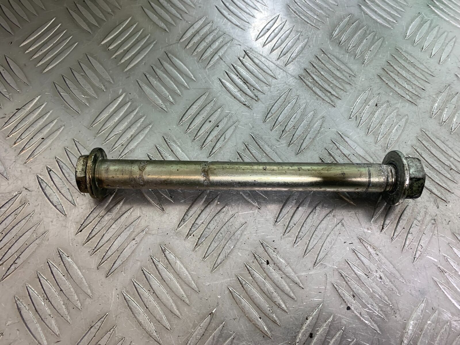 HARLEY DAVIDSON XL883 N IROD SWINGARM SPINDLE  YEAR 2020  (CMB1116)