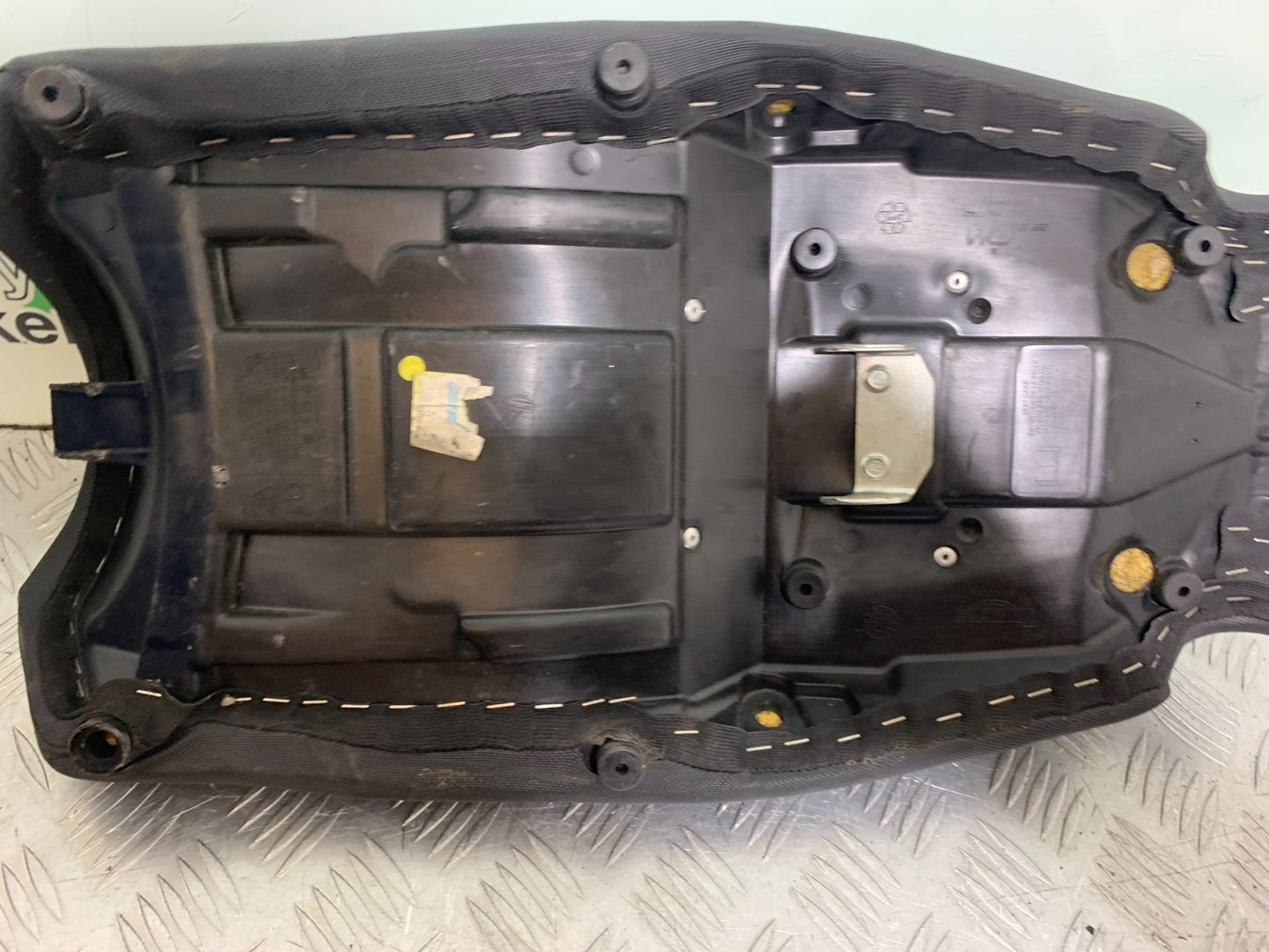 TRIUMPH 1050 SPRINT ST SEAT  2003-2011 (CMB1285)