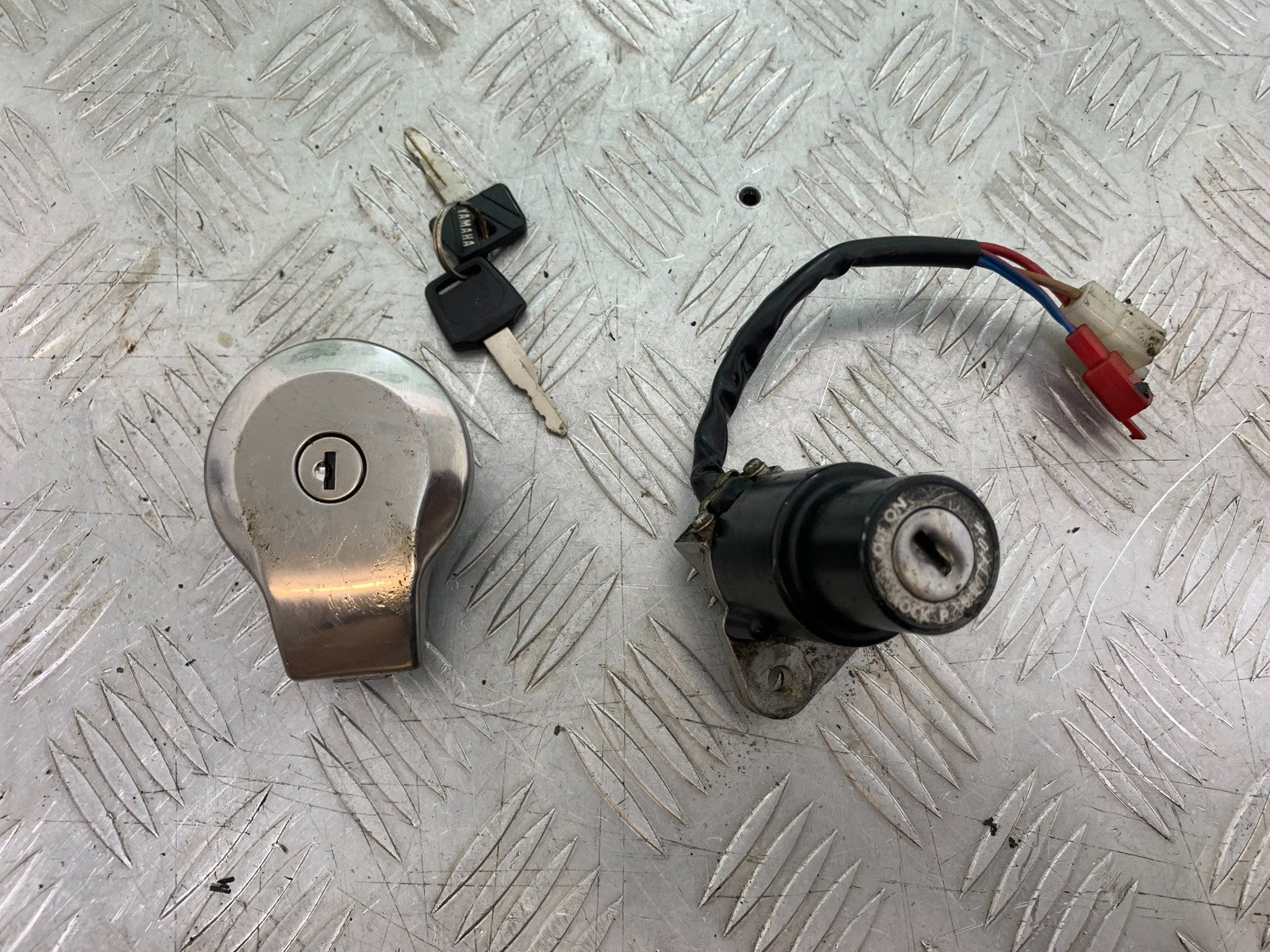 YAMAHA XV1100 XV 1100 VIRAGO IGNITION PETROL CAP KEYS   1990-1999 (CMB1190)